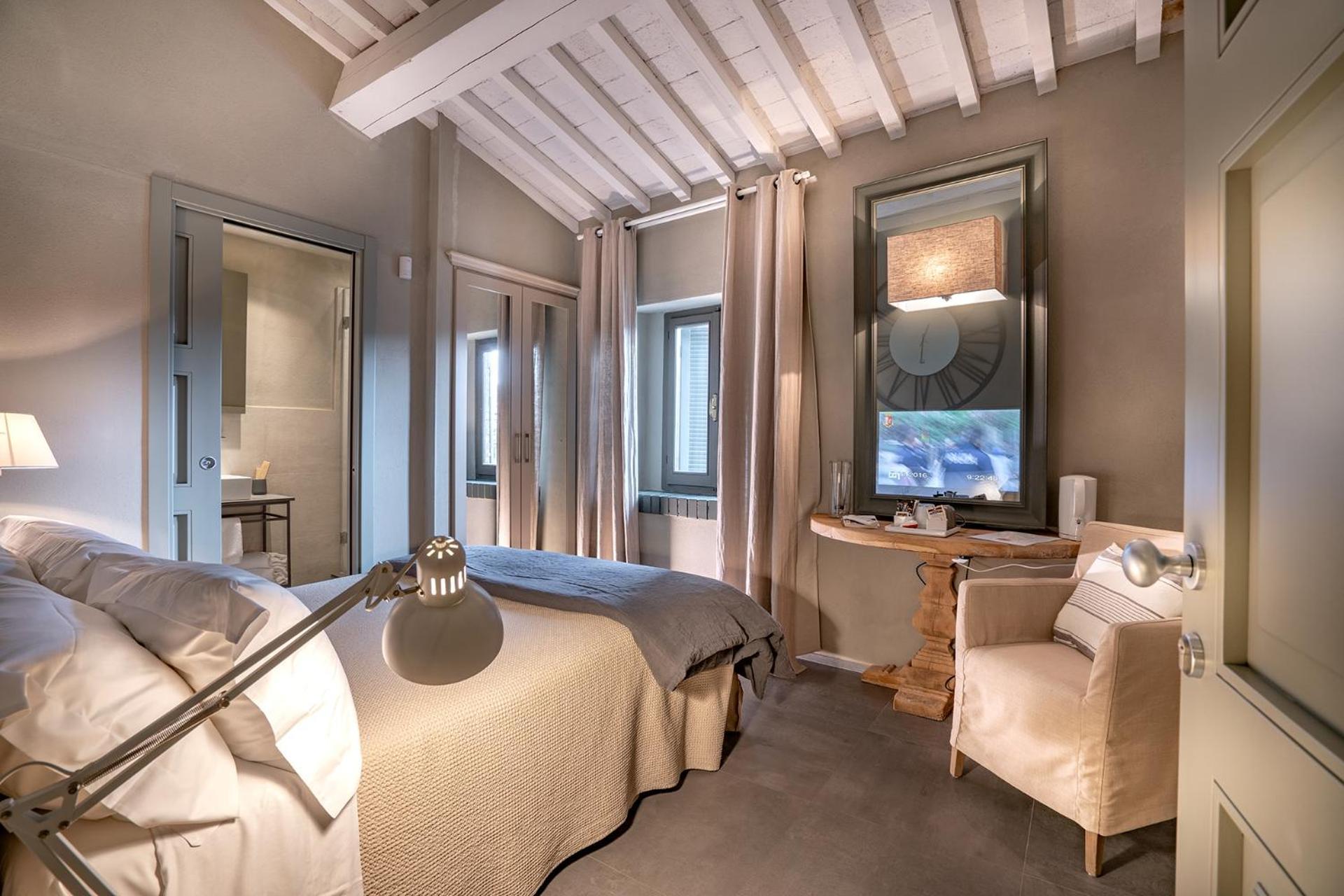 Villa Sassolini & Depandance มอนเตวาร์คี ภายนอก รูปภาพ